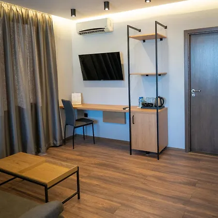 Hotel Family Pak Tam 3*
